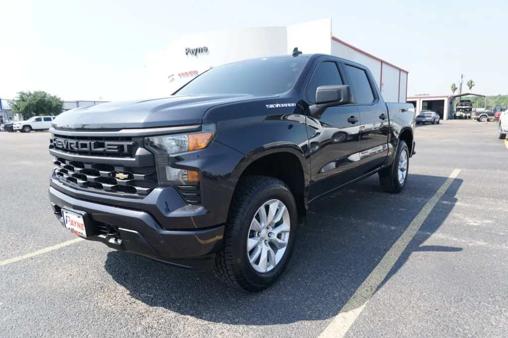 2022 Chevrolet Silverado 1500 Custom